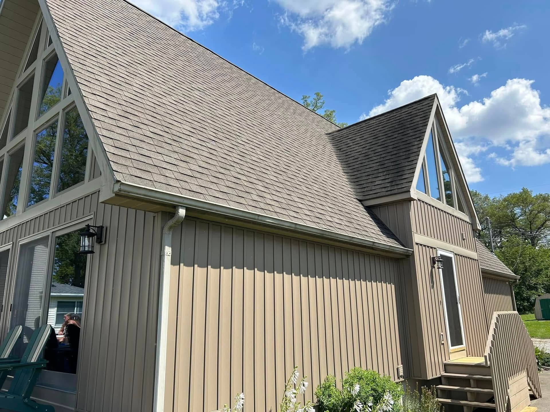 Seamless gutter system on a West Michigan home